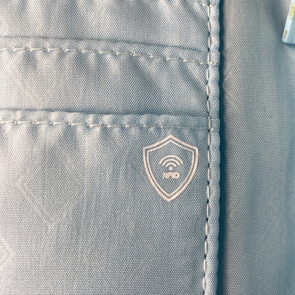 Vera Bradley RFID Small Bifold Wallet in Cotton, Lemon 🍋 Grove fabric NWT - Picture 9 of 11